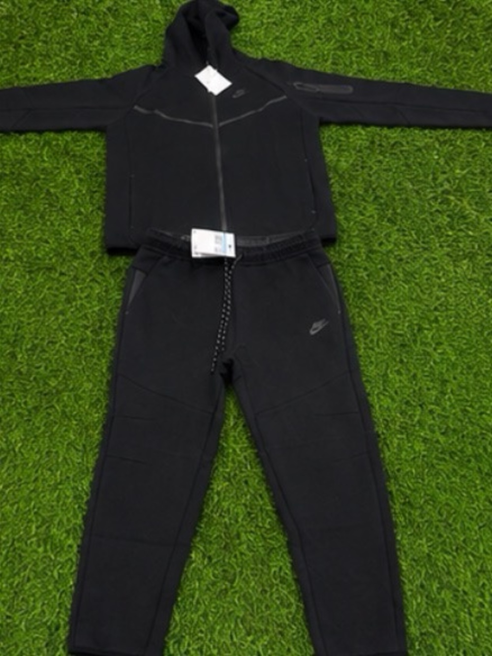 Nike tech (black) men’s medium